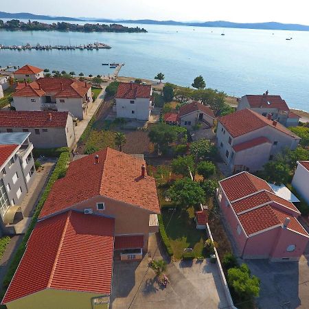 Apartmani Dane Sukošan エクステリア 写真